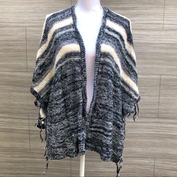 Eyeshadow Sweaters - Fringe cardigan kimono sweater Size XL